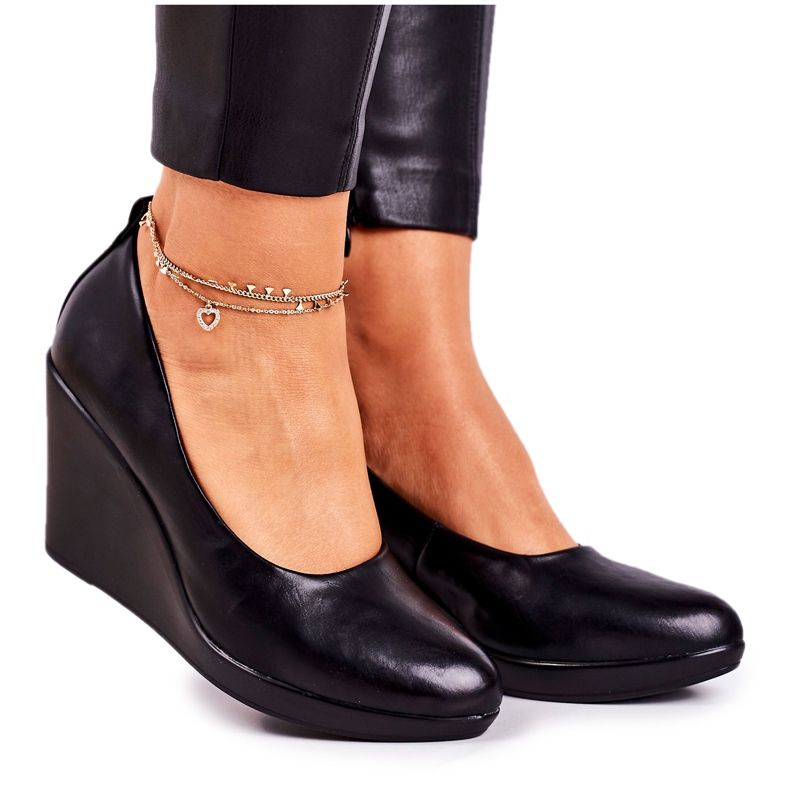 PJ1 Kvinnors klassiska pumpar på kilar svart Ivonne