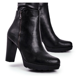 Kvinnors stövlar på en klack Svart Eugene