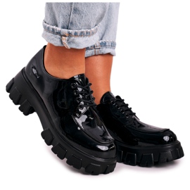 S.Barski Oxfords damskor på en massiv plattform S. Barski HX23 lackerad svart