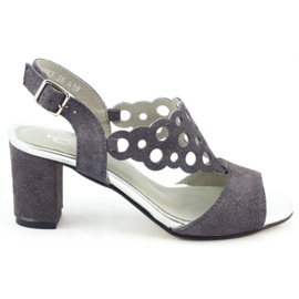 Dolce Pietro Sandaler för kvinnor i mocka på en stålstolpe 2083 grå