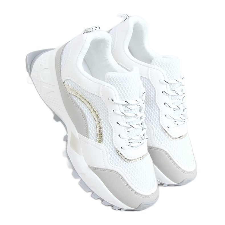 2008 Vita och gråa sportskor