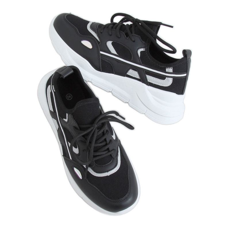 Svarta sportskor B0-560 Svart