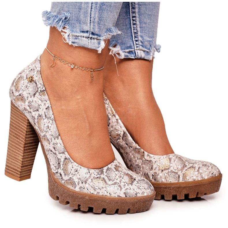 Pumpar på en bar och plattform Maciejka Gold-Beige 02629-25 brun gyllene