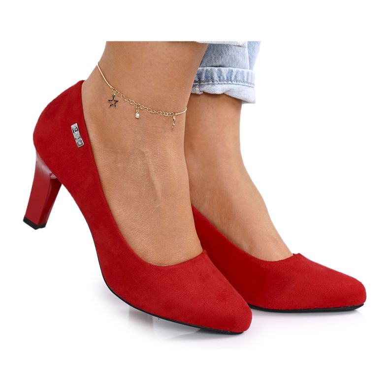 PJ1 Klassiska pumpar på en mocka röd Eleanor klack