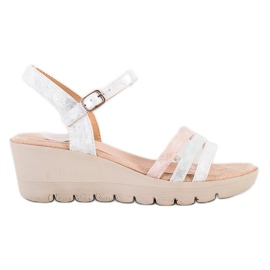 Kylie Sandaler med kil vit