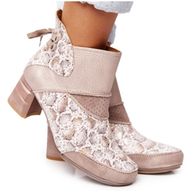 Kvinnors läderskor på hälen Maciejka guldbeige 03963-20 gyllene