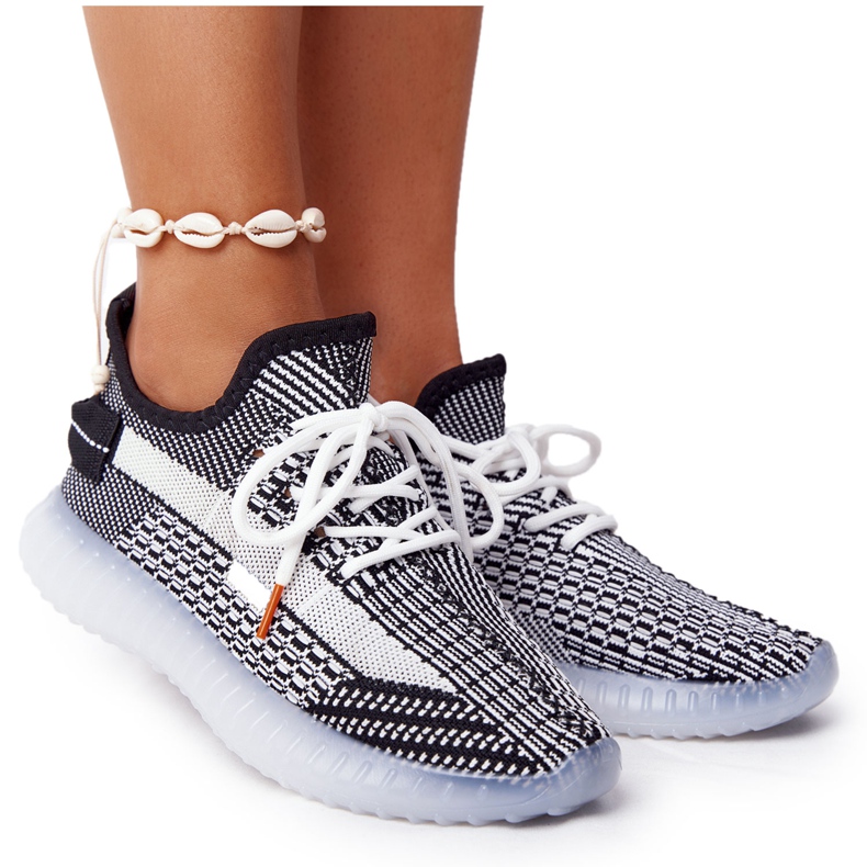 BM Sportskor på en Gel Sole Black Freestyler vit