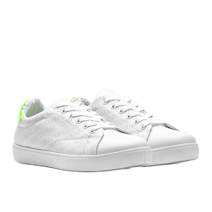 Klassiska vita sneakers från Kaylah