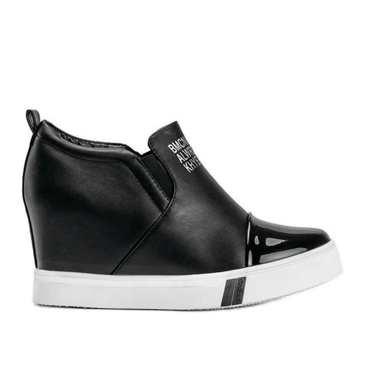 Kvinnors svarta sneakers med Caroline -inskriptioner