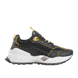 Erickas svarta sportskor