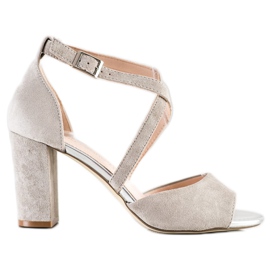 Trendiga Sergio Leone pumps beige