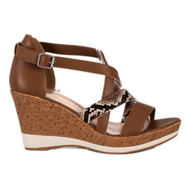 Sergio Leone Bruna sandaler på en kil