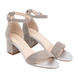 Sandaler på posten som Sergio Leone grå