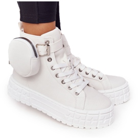 Kvinnors sneakers på en plattform med en njure vit popcorn