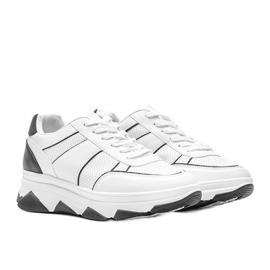 Svartvita sneakers från Julissa