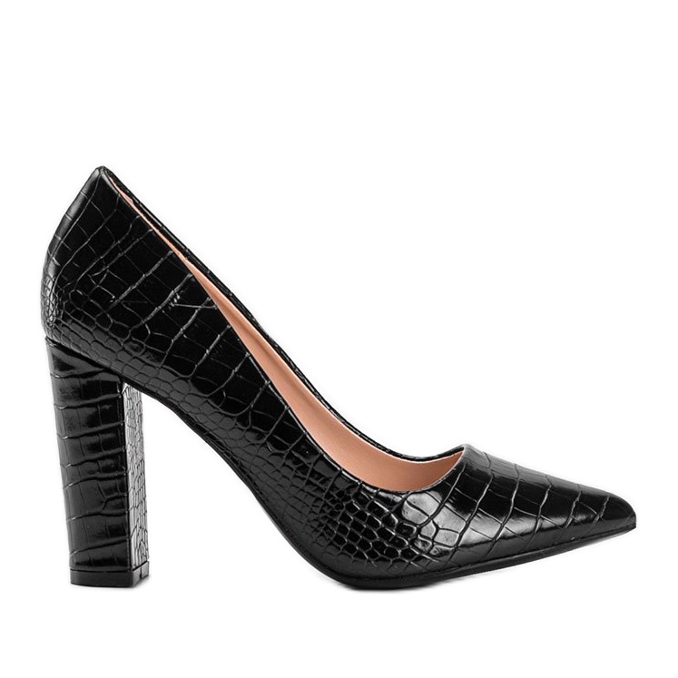 Svarta pumpar på ett Keely ekoläderläder