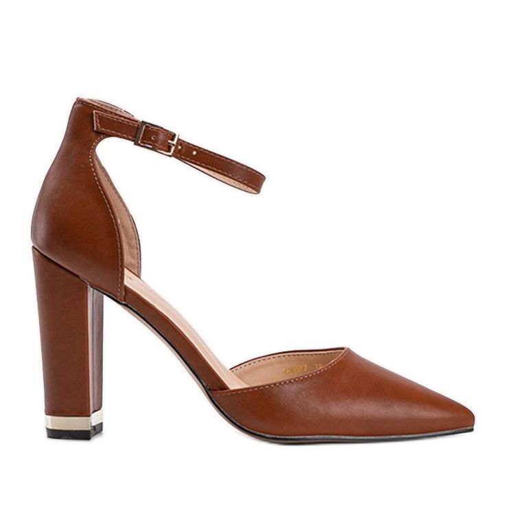 Bruna pumpar på Kaelyn -stolpen