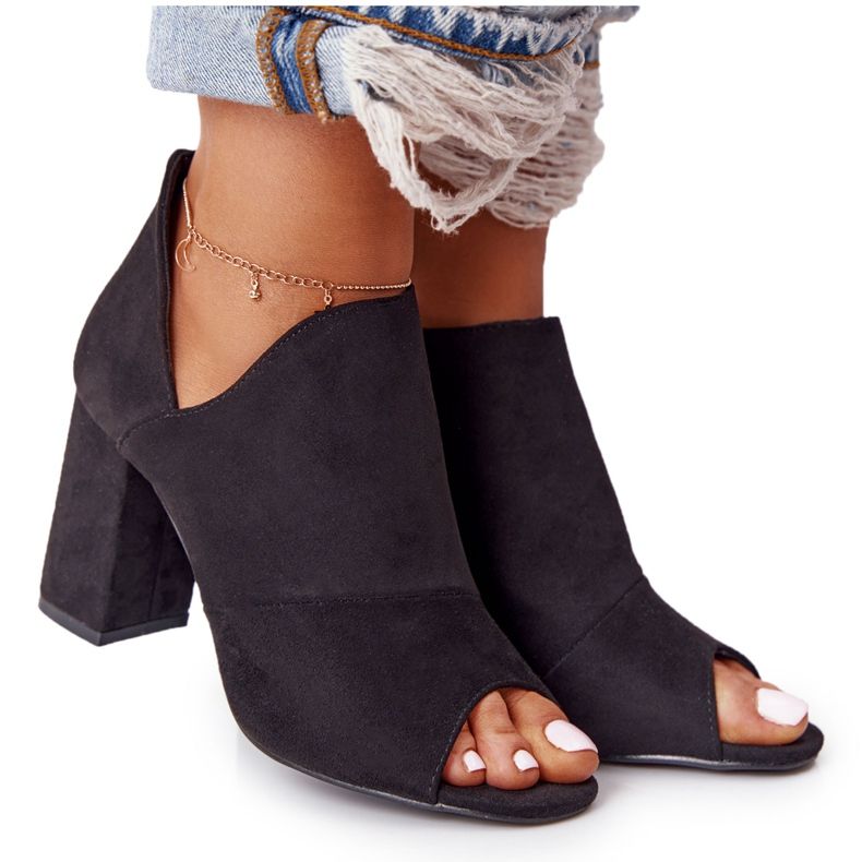 Vårmocka stövlar på ett inlägg Vinceza 21-17095 svart