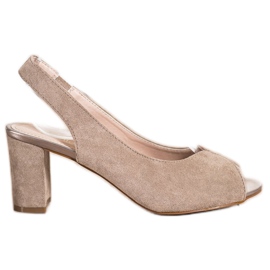 Evento Sandaler i mocka på en bar beige