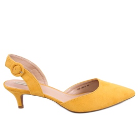 Pumpar på lågklackad honung 1JB-19075 Gul