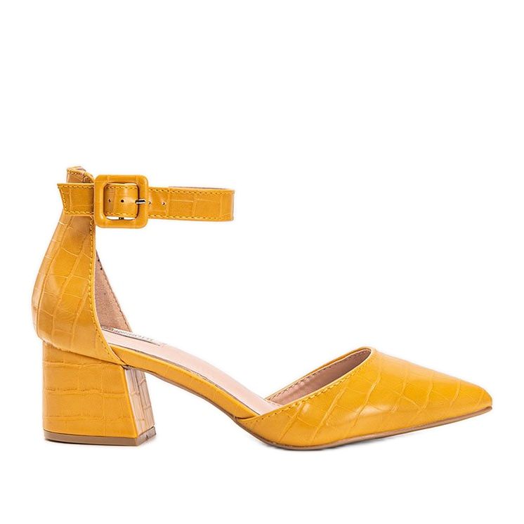 Senapsbussar på ett Lindsey -kvarter gul