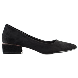 Goodin Svarta pumpar på en platt klack