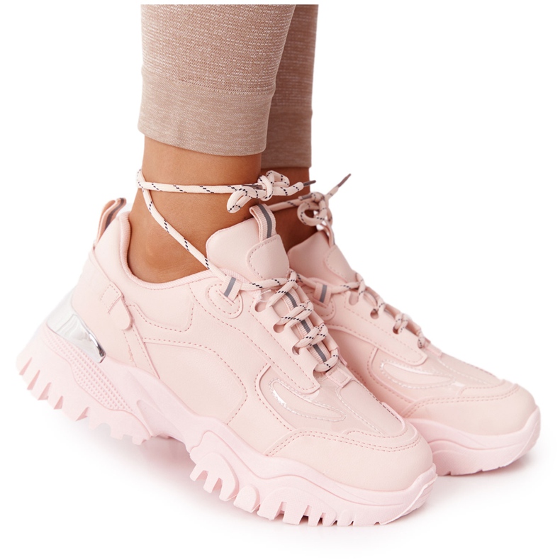 PG1 Kvinnors sneakers på en massiv enda rosa influencer