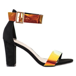 Goodin Sandaler på en bar med Holo -effekt svart