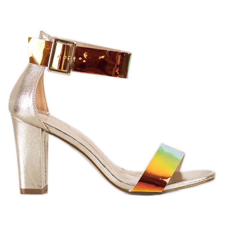 Goodin Sandaler på en bar med Holo -effekt gyllene