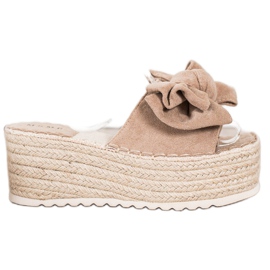 SHELOVET Tofflor På Plattformen Med En Rosett beige