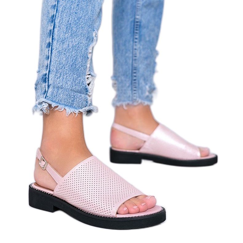 Rosa sandaler med platta hälar från Betsy