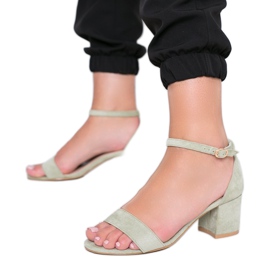 Gröna sandaler på Betis inlägg