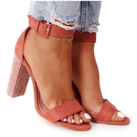 Sandaler på en bar med Cubic Zirconia Lu Boo Ceglaste röd mångfärgad