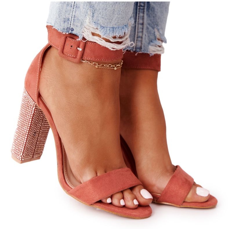 Sandaler på en bar med Cubic Zirconia Lu Boo Ceglaste röd mångfärgad