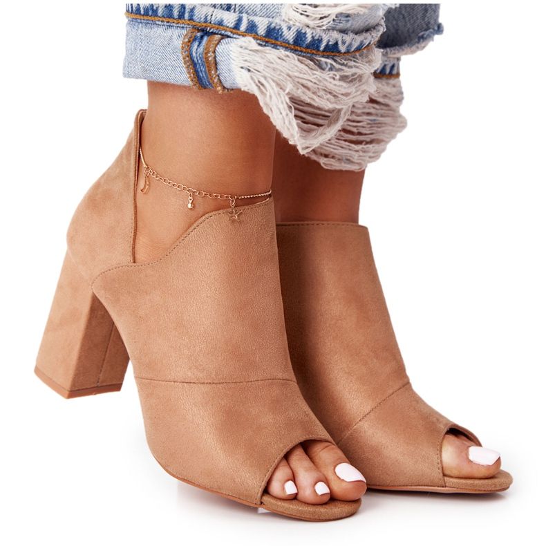 Vårmocka stövlar på ett inlägg Vinceza 21-17095 Beige