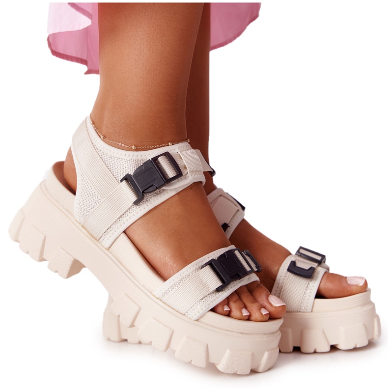 PS1 Sandaler på den massiva plattformen Beige Fly High