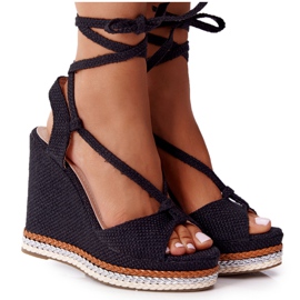 Knutna svarta Hawaii Wedge sandaler