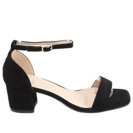 Svarta sandaler med låga klackar X503-21SA-2 Svart