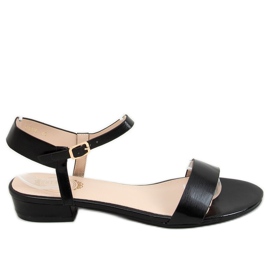 Svarta sandaler med platta klackar F9020 Svart