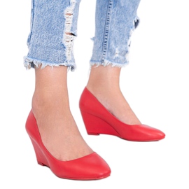 Röda pumps på Caffe -kilklacken