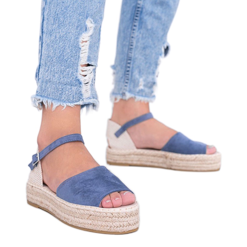 Blå sandaler på Pearl River -plattformen