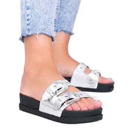 Silver tofflor med dekorativa Go Crazy spännen silver-