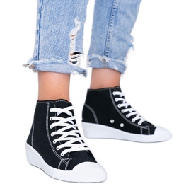 Svarta ankelhöga sneakers på Marine-kilen