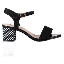 Goodin Bekväma sandaler på en bar vit svart