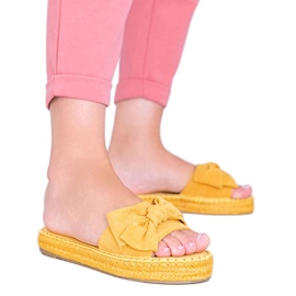 Senap tofflor med piller rosett gul