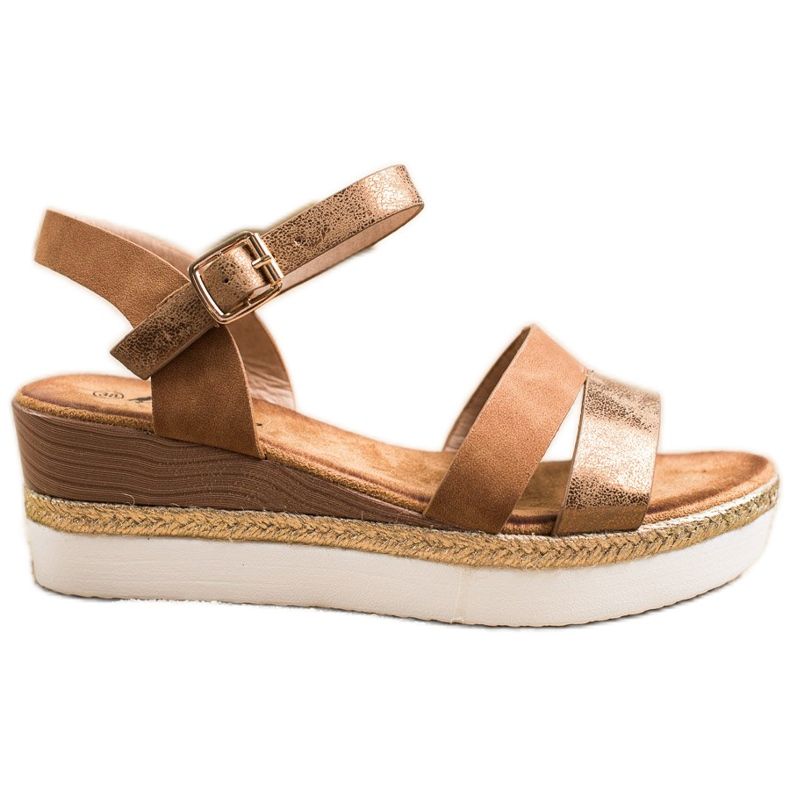 SHELOVET Lätta sandaler på en kilklack brun gyllene