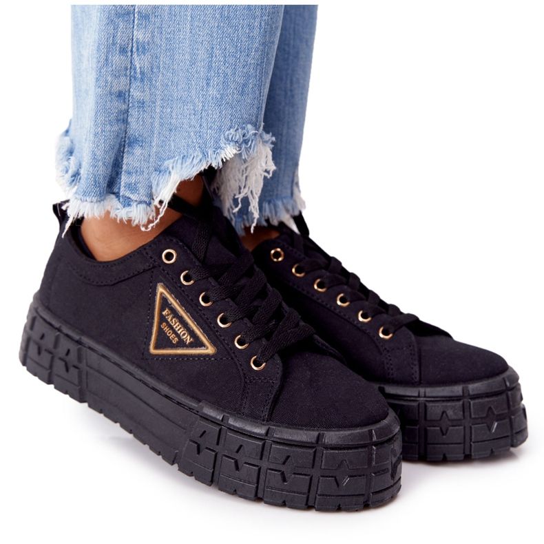 Damskor på den svarta Big City Life -plattformen