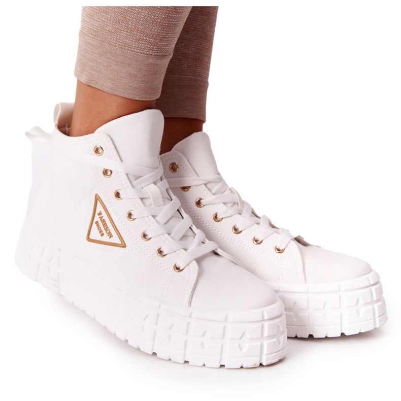 Kvinnors höga sneakers på en Manhattan vit plattform