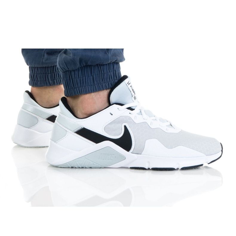 Nike Legend Essential 2 M CQ9356-002 sko vit svart