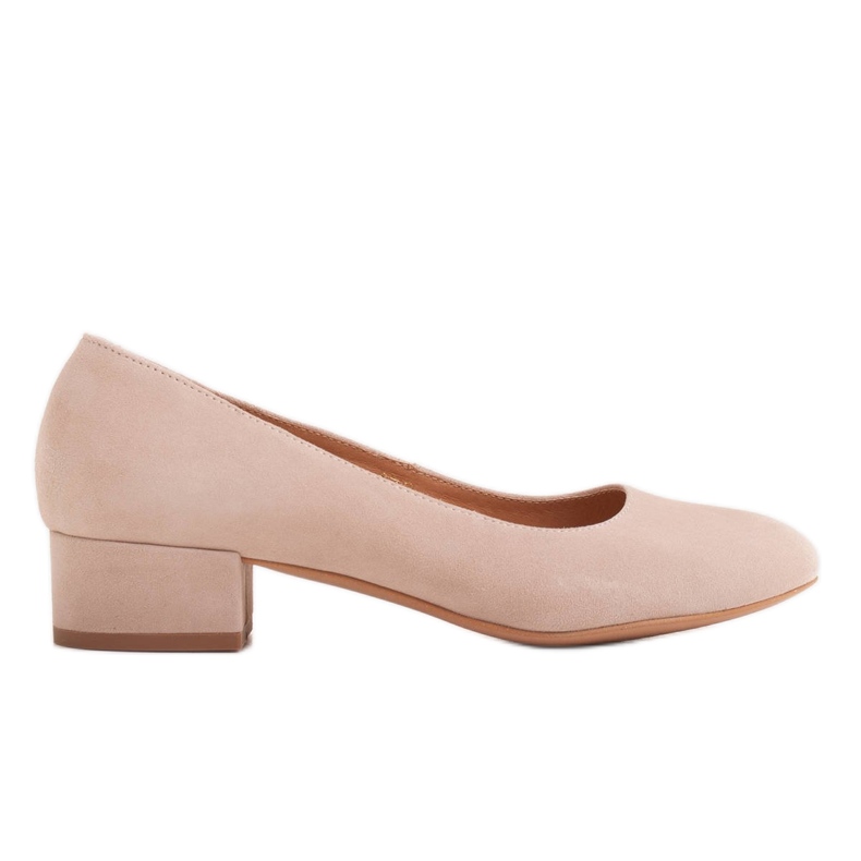 Radoskór Klassiska beige pumps för en bredare fot